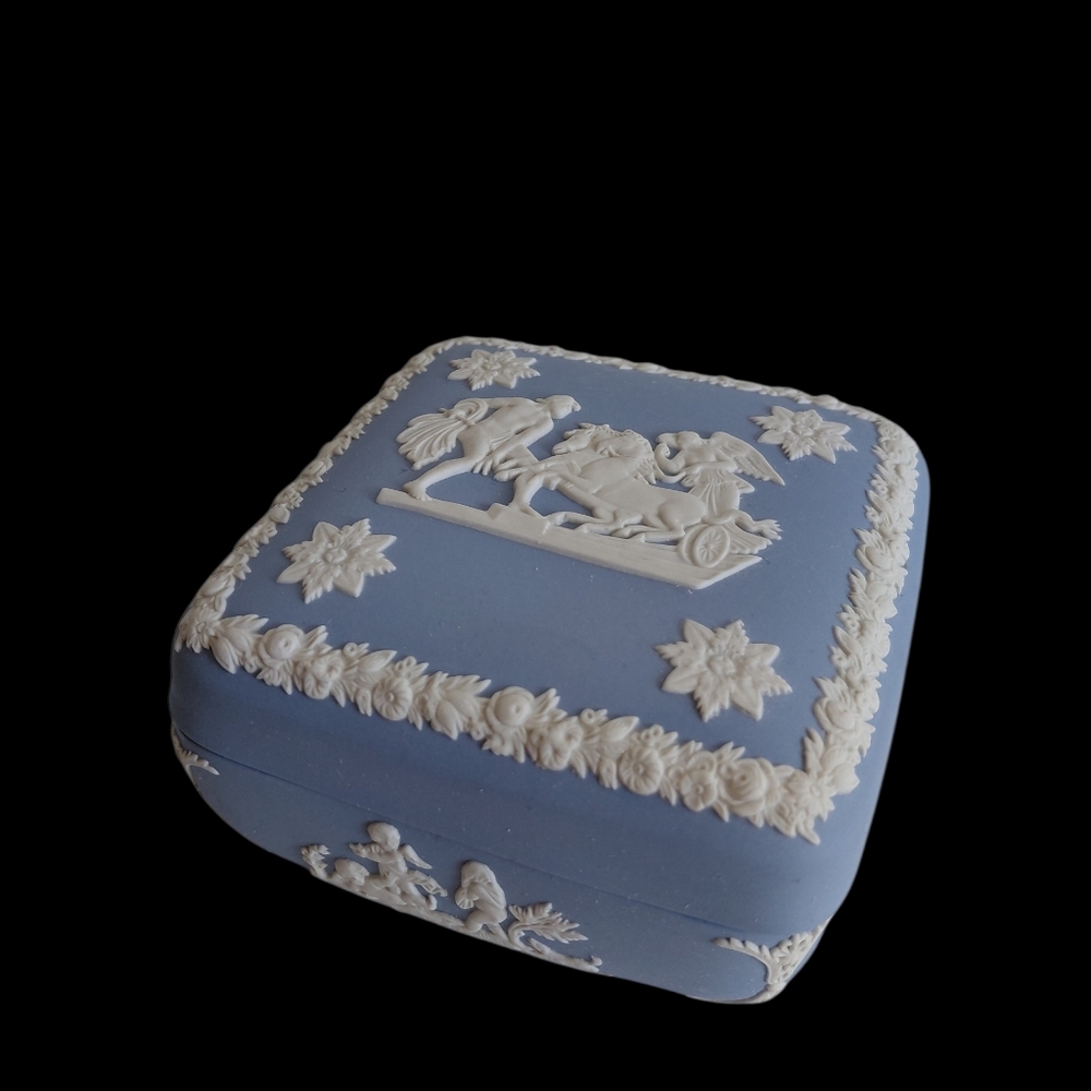 Vintage WEDGWOOD Blue White Jasperware Small Square Box with Ulysses